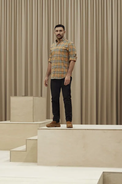 Look 30